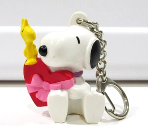 Whitman's Snoopy Valentines PVC Keychain/Clip-on Heart Candy Box/Pink Ribbon New - Picture 1 of 1