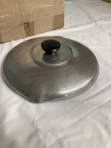 Vintage Magnalite 10" Aluminum Lid Only - Dual Pour Spout Black Knob Wearever - Picture 1 of 6