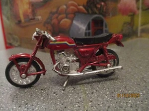 VINTAGE ZEE TOYS KAWASAKI H2 MOTORCYCLE DIE CAST CANDY APPLE RED - Picture 1 of 5