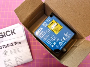 Sick Distanzsensor DT50-2B215552 Neu+OVP, 4047084357558, 1075271 - Bild 1 von 5
