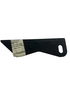 SOPORTE CAPÓ INFERIOR NUEVO GM #14048589 1987 GMC G-2500 Foto 1 de 2