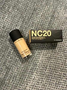 MAC Studio Fix Fluid NC20 Full Coverage Matte Makeup Foundation SPF 15 - 30ml - Picture 1 of 5