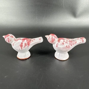 2 kleine Vintage Made in Luxembourg glasierte weiß weinrote Keramik Singvogel Pfeifen - Bild 1 von 15