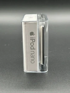 NEW AND SEALED Apple iPod Nano (3rd Generation) 8GB MB261J/A in Black - Picture 1 of 4