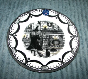 (2) ROYAL STAFFORD 11" Witch/ Black Cat / Halloween Dinner Plates (ENGLAND) - Picture 1 of 4