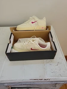 Nike Air Force 1 Mujer Talla 10 Leche de Coco Rosa Divertido. FB8251 101 - Imagen 1 de 9