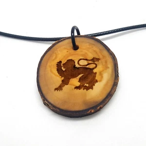 Collana con ciondolo in legno rustico leone, collana sagoma di leone da uomo - Foto 1 di 5