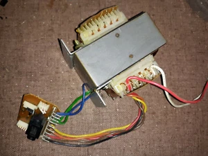 20II10 TRANSFORMER FROM KENWOOD RECEIVER: 120VAC -- (4.7, 9.3, 18, 38, 57 VNL) - Picture 1 of 3
