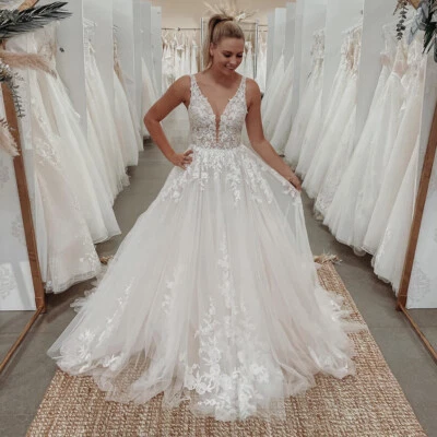 Sexy A-Line Wedding Dresses V-Neck Spaghetti Straps Lace Appliques Bridal Gowns - Image 1 of 4