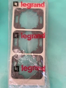 LEGRAND diplomat Plaque triple vertical beige - Foto 1 di 1