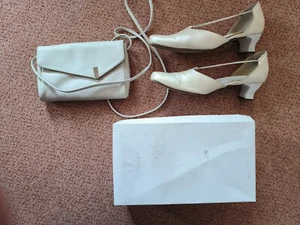 Damen Marken Schuhe + Handtasche Echtleder Hochzeit Creme Gr. 41 - bei Dresden - Bild 1 von 13