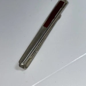 835 Krawatten Klammer mit Rotem Stein Platte, 7.7 Gramm, 5.1 cm,0.5 cm Breit - Bild 1 von 11