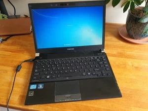 Toshiba Portege R830-10Q laptop i7 processor Windows 7 - Picture 1 of 7