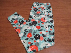 LULAROE LEGGINGS FISH PATTERN SIZE TC2 - Picture 1 of 3