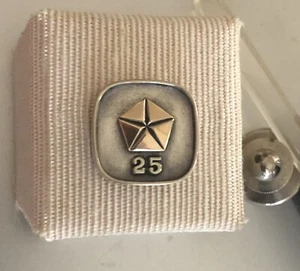 VTG Employee Service Pin Badge: CHRYSLER 25 YRS; 10K Solid Wht Gold; 2.2 Grams - Picture 1 of 4