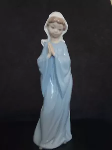 NAO Lladro lady girl nun praying porcelain Vintage Figurine - Picture 1 of 6