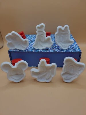 Lote de 6 piezas de formas de galletas prensadas a mano personajes Disney USADAS excelente estado Foto 1 de 4