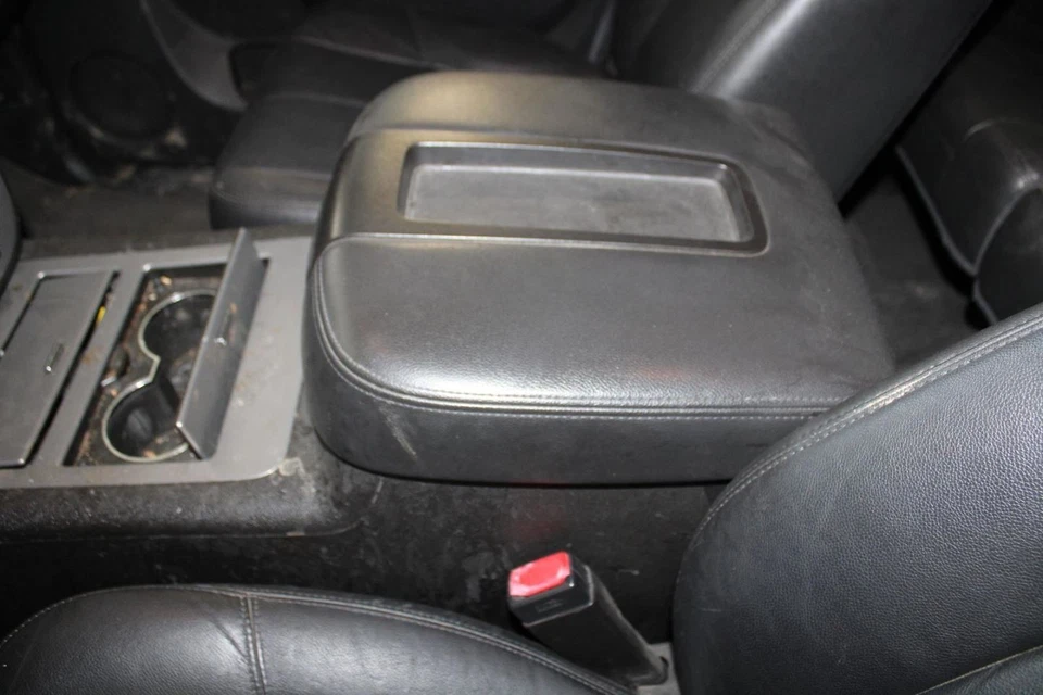 GMC Sierra 1500 2013 reposabrazos consola negra usada 4 puertas PU 129 k kilometraje 241-02214 Foto 1 de 4