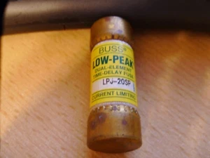 Bussmann LPJ-20SP Fuse - Low-Peak - Dual-Element - Time-Delay - 20 Amp - Picture 1 of 1