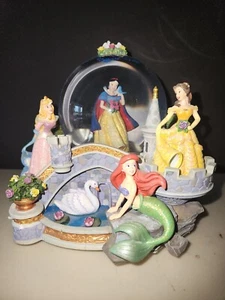 4 DISNEY PRINCESSES "ONCE UPON A DREAM" COLLECTIBLE MUSICAL SNOW GLOBE 7.5D 7"T - Picture 1 of 9