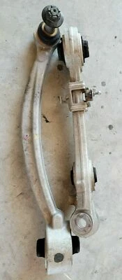 Brazo de control de suspensión delantero derecho inferior Hyundai Equus 2012 2013 2014 2015 2016 Foto 1 de 2