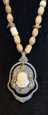 Collar colgante cara de Buda tallada en diamantes material mixto cuentas de piedra ágata Foto 1 de 4