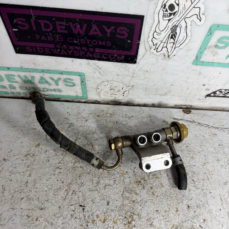 Рельса основного топлива двигателя 86-88 Mazda RX7 FC 13B - Изображение 1 из 4