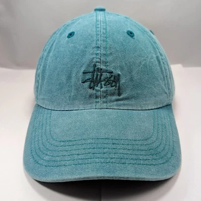 Gorra Stussy Basic Lavada Baja Pro Logo Tonal Verde Esmeralda con Tirantes Foto 1 de 4
