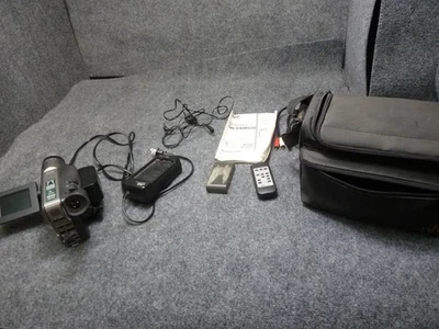 JVC GR-SXM520U Super VGS Camcorder w/ Charger - Image 1 of 4