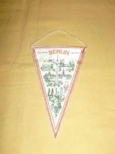 FANION "Hauptstadt Berlin der DDR" - Picture 1 of 2