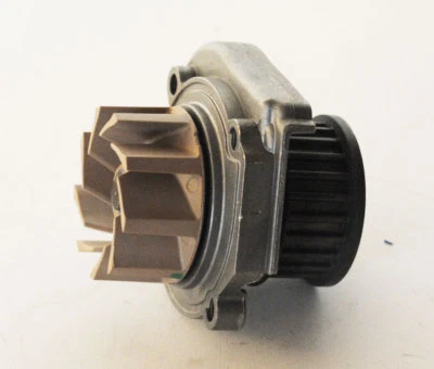 Original Fiat Wasserpumpe Fiat 500 500C Panda 1,2 1,4 8V 16 V 55268277 - Bild 1 von 2