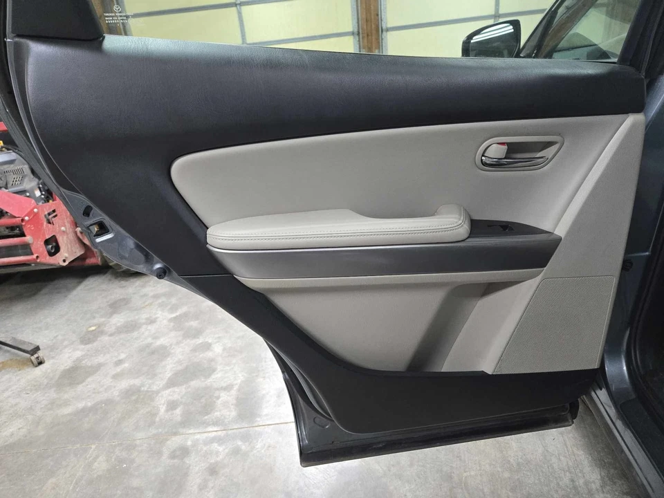 MAZDA CX9 2010-2012 moldura interior de puerta trasera del conductor *sand-tb5* te7168560a34 Foto 1 de 1