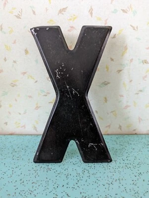 Винтажные металлические зажимы для краски высотой 7,5 дюйма Marquee Letter X отслаивающиеся около 1 1/4 дюйма  - Изображение 1 из 3