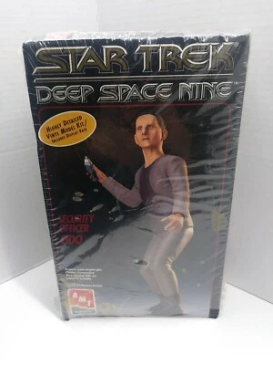 1995 STAR TREK DEEP SPACE NINE SECURITY OFFICER ODO AMT ERTL MODEL NEW SEALED - Image 1 of 4