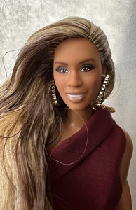 Barbie Signature Tribute Collection Laverne Cox Doll & Rosa Parks - Bild 1 von 15