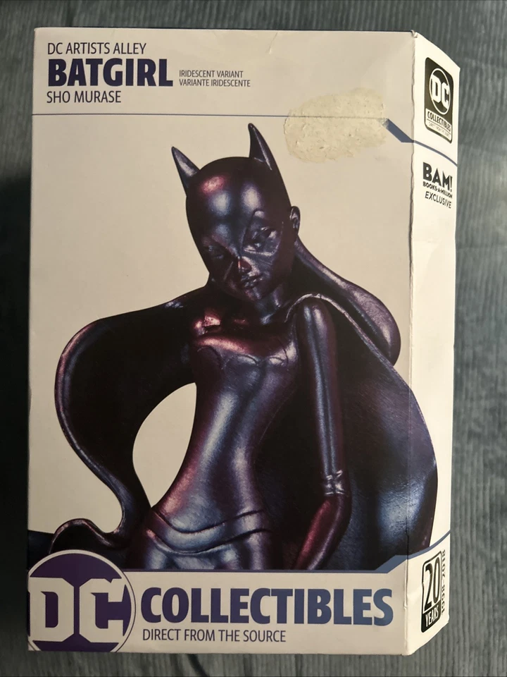 DC Artist Alley Batgirl 6.75-inch PVC Collector Statue SHO Murase Iridescent