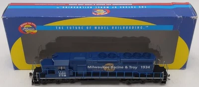 Athearn 99057 HO Scale Milwaukee Racine & Troy  SD40-2 Diesel Locomotive #1934 - Image 1 of 4