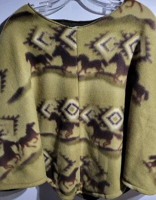 Poncho para mujer Southwestern reversible oliva caballos aztecas Foto 1 de 2
