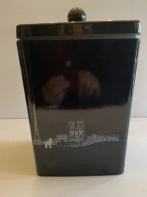 Nuevo con etiquetas Bote de melamina Black Pet Studio City Dog comida cosmopolita Foto 1 de 4