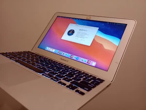 Laptop Apple MacBook Air A1466 13" - MD760LL/A (Mediados de 2013) - Imagen 1 de 9