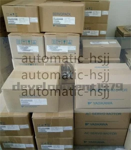 1PCS NEW Yaskawa Servo Motor SGMP-04A312B - Picture 1 of 1