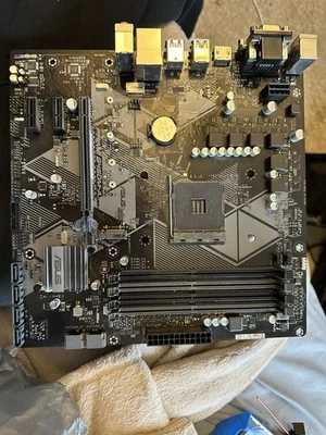 Placa madre ASUS Prime B450M-A AMD AM4, Micro ATX Foto 1 de 2