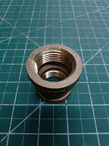RB-33300-16-12 Cast Red Brass Reducer Coupling Female 1 NPT x Female 3/4 NPT - Picture 1 of 3