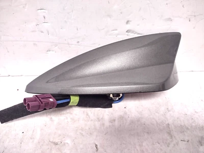 Chevrolet Impala 2016 antena aleta de tiburón gris metálico OEM 23468908 Foto 1 de 4