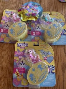 Lot of 3 WowWee Fingerlings Minis - Series 2 - 5 Piece Ari, Neve Peach 1 - Picture 1 of 1