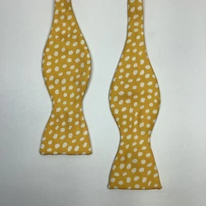 Paul Stuart Men's 100% Silk Bow Tie Adjustable Yellow White Dots - Picture 1 of 7