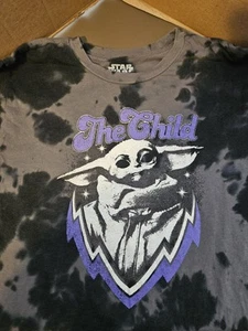 Disney Star Wars The Mandalorian The Child Baby Yoda T-Shirt Unisex Large - Picture 1 of 2