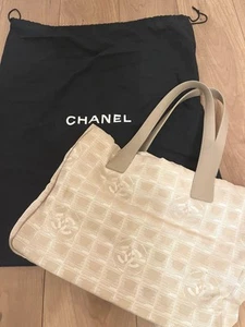 CHANEL Buck - Picture 1 of 9