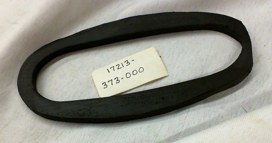 HONDA MR175 ELEMENT SEAL VINTAGE HONDA NOS PART 17213-373-000 RUBBER SEAL - Image 1 of 1