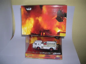 Corgi Heros Under Fire Seagrave K Closed Cab Harrison NY Limited Edition 1:50 - Bild 1 von 3